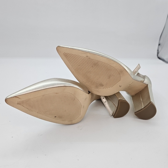 Marc Fisher Arnette Pointy Toe Ankle Strap Block Heel Pumps Gold Leather Sz 6.5 - Picture 3 of 14